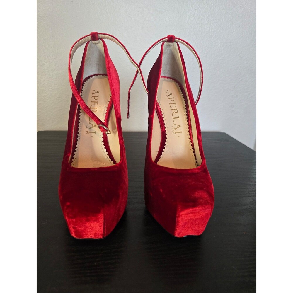 Aperlai red Cosplay / Christmas heels made in Italy NWOT women's size 38 - Picture 3 of 12